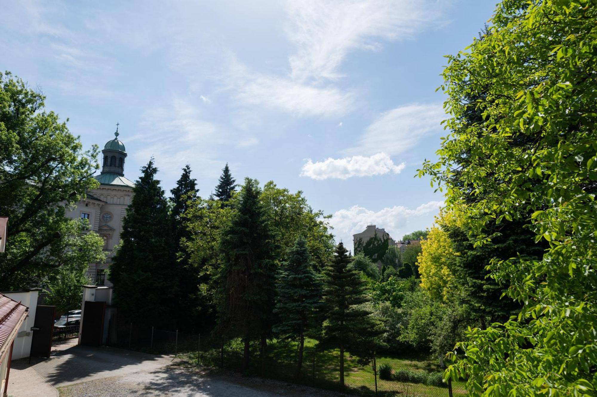 Pokoje Goscinne Dom Sw. Szymona Краков Экстерьер фото